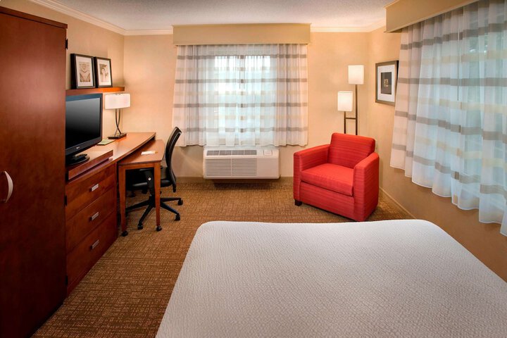 Room 8 of 21
