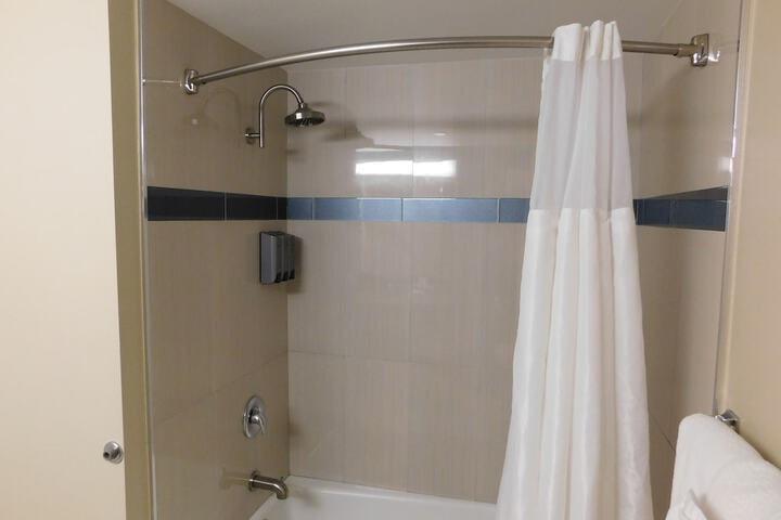 Room 12 of 32