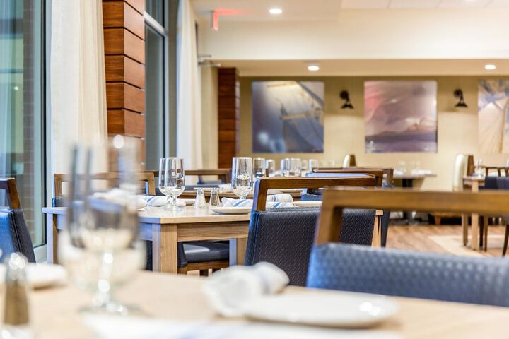 Wyndham Newport Hotel