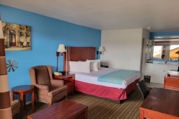 Room 9 of 26