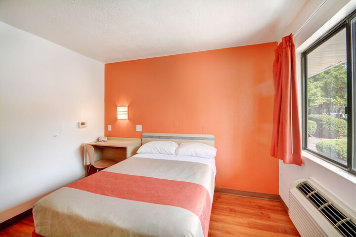 Motel 6 Southington CT - Hartford