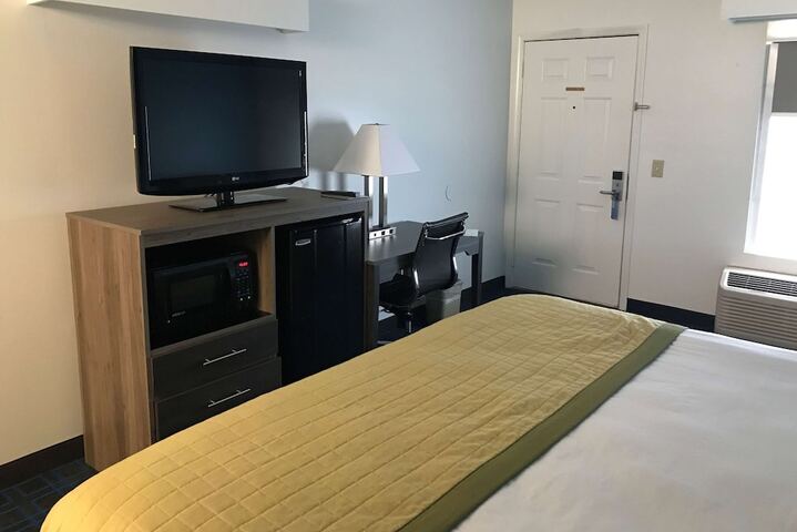 Room 10 of 17