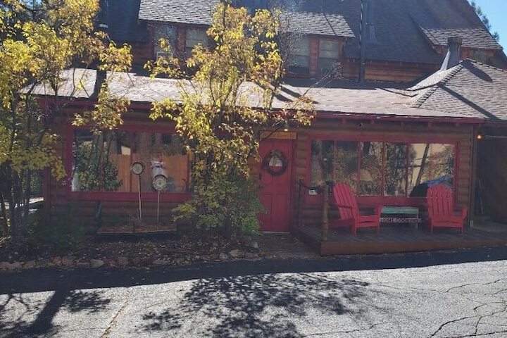 Gold Mountain Manor Bed and Breakfast