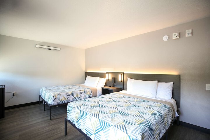 Room 33 of 35