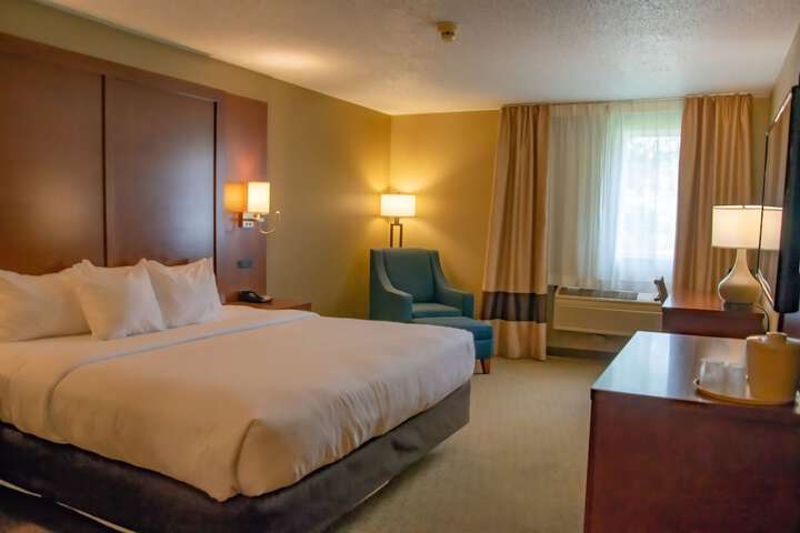 Room 40 of 77