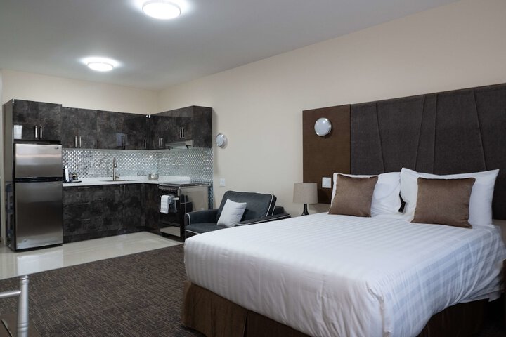 Room 6 of 16