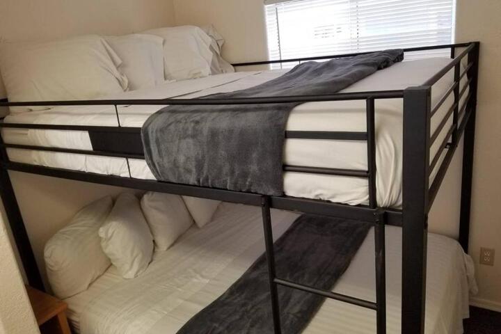 Private Grand Canyon Suite Sleeps 6 2BR 2BA 20 Mins to S Rim in Valle