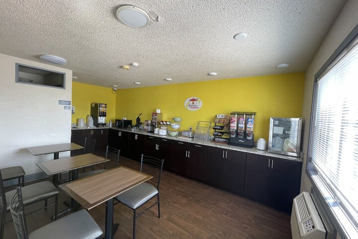 Super 8 by Wyndham Keokuk
