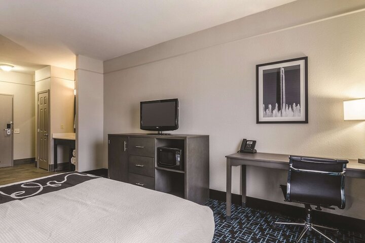 Room 15 of 48