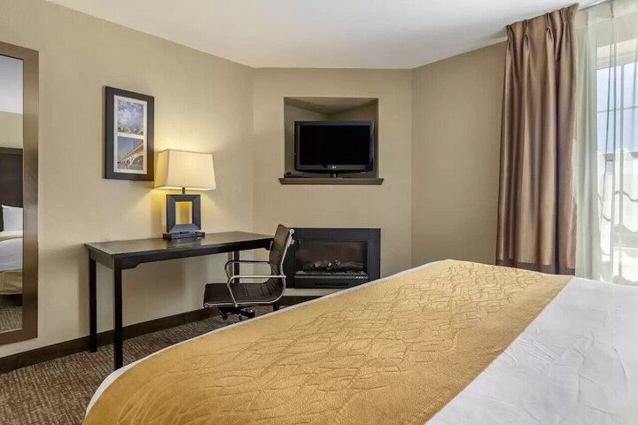 Room 15 of 37
