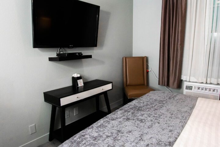 Room 51 of 63
