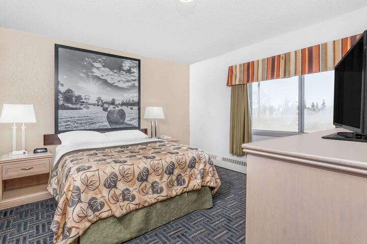 Room 8 of 15