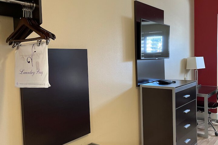 Room 16 of 29