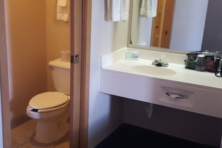 Room 15 of 28