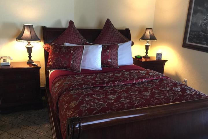 Shorelight Inn