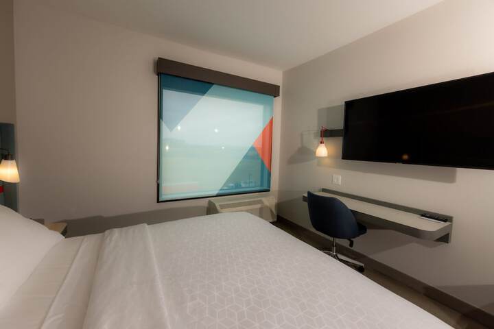 Room 21 of 28