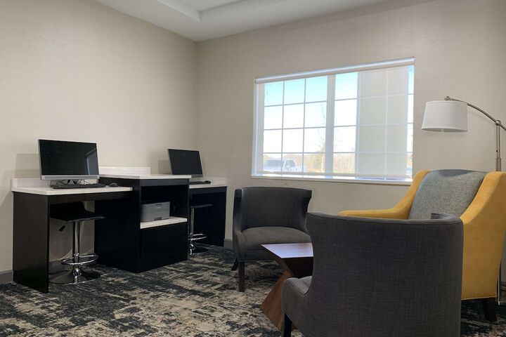 Business Center 27 of 27