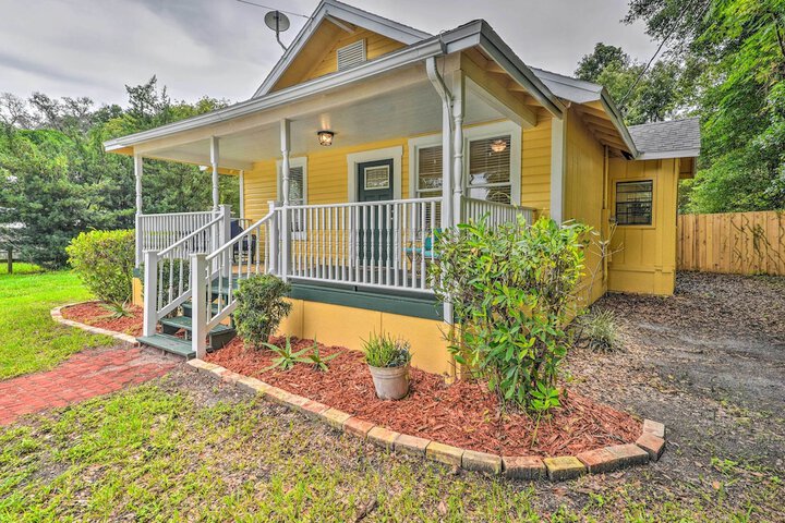 Family Home: Walk to Downtown & Stetson Univ!
