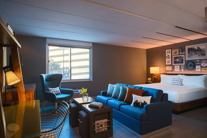 Room 50 of 103