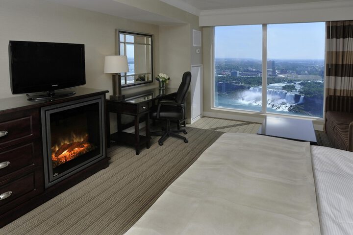 Hilton Niagara Falls / Fallsview Hotel & Suites