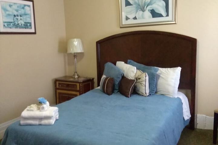 Room 32 of 38