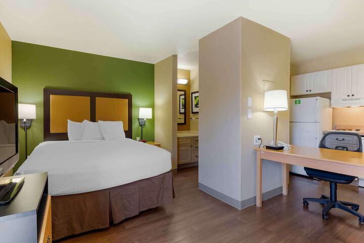 Room 18 of 26