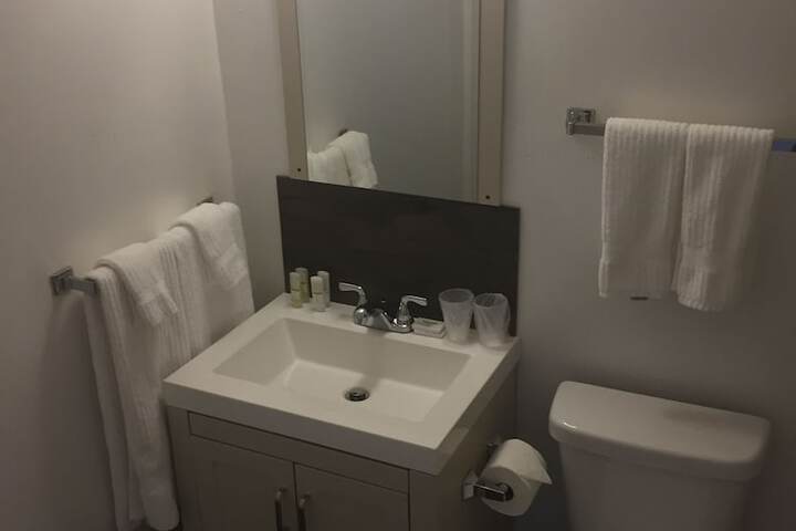 Room 16 of 34