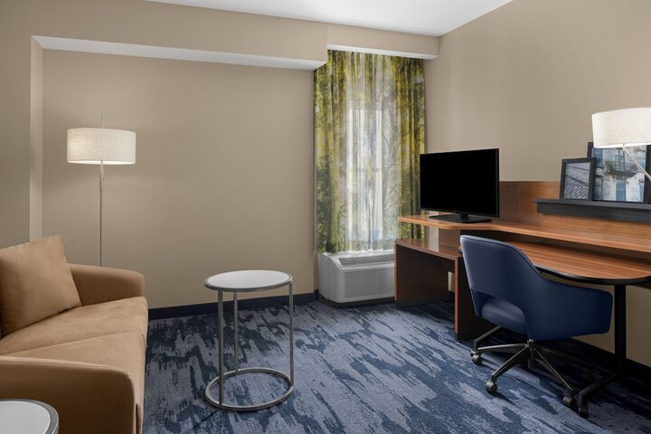 Room 17 of 40