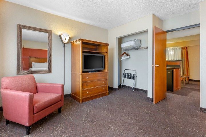 Room 9 of 48