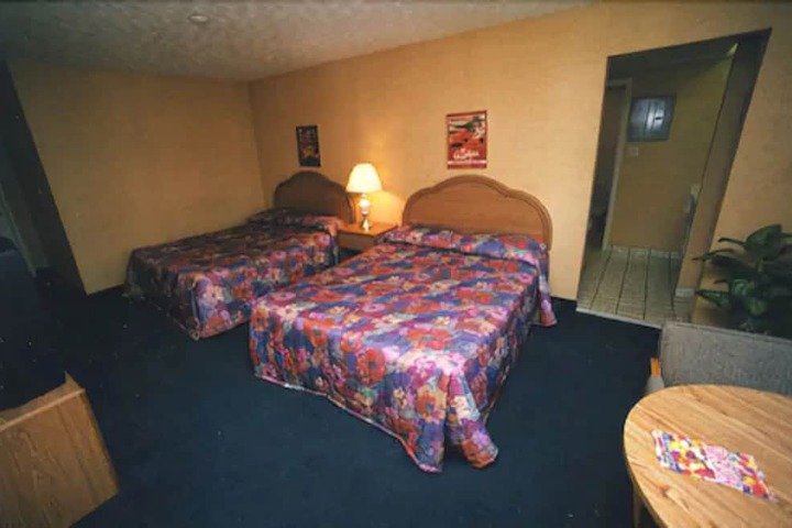 Room 18 of 27