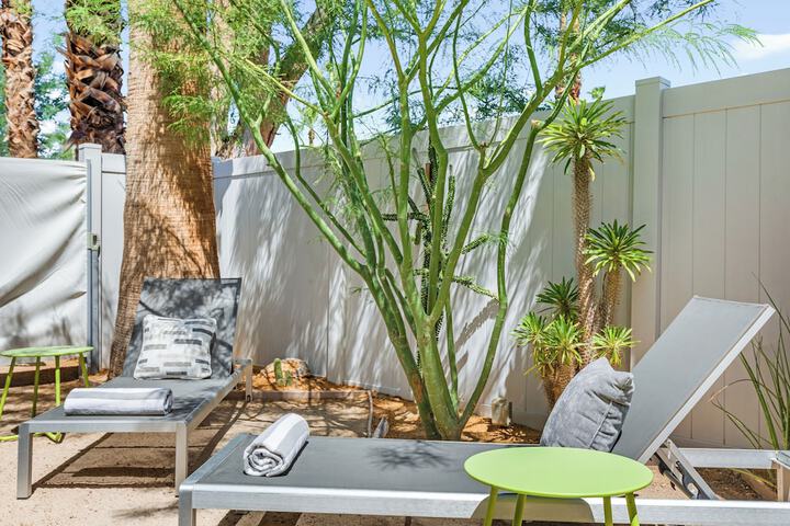 Terrace/Patio 23 of 28