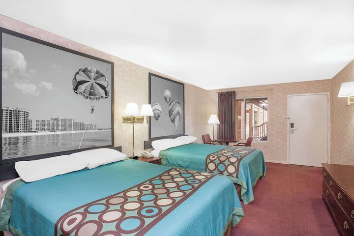 Room 14 of 15