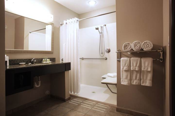 Room 38 of 110
