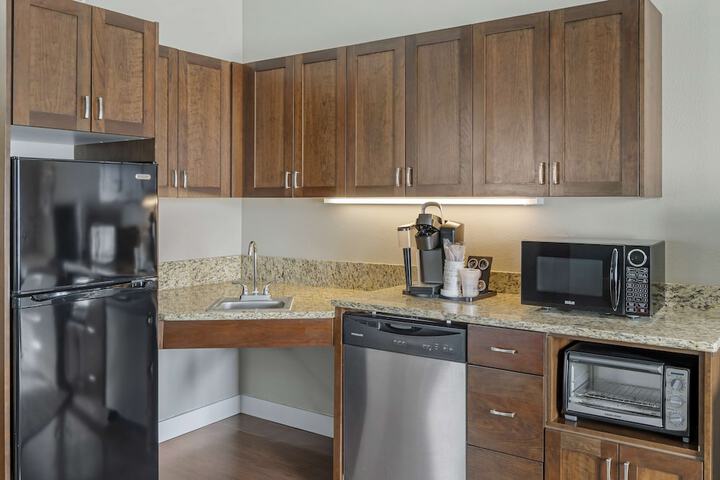 Best Western Plus Peppertree Inn at Omak