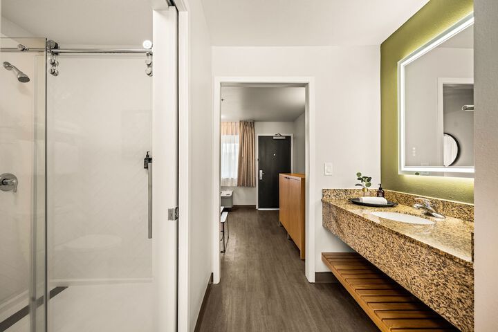 Room 36 of 60