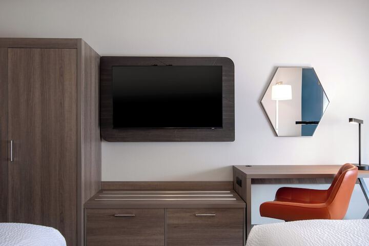 Room 19 of 51