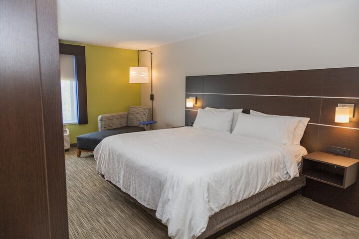 Room 16 of 32