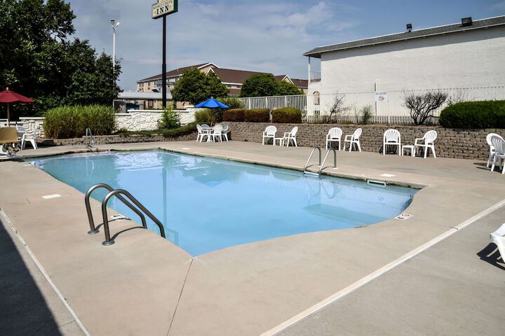 Motel 6 Saint Joseph MO