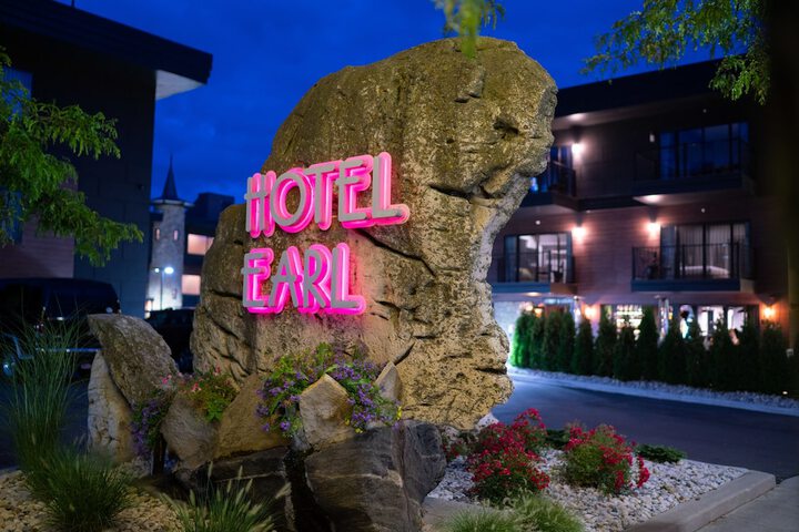 Hotel 4 of 68