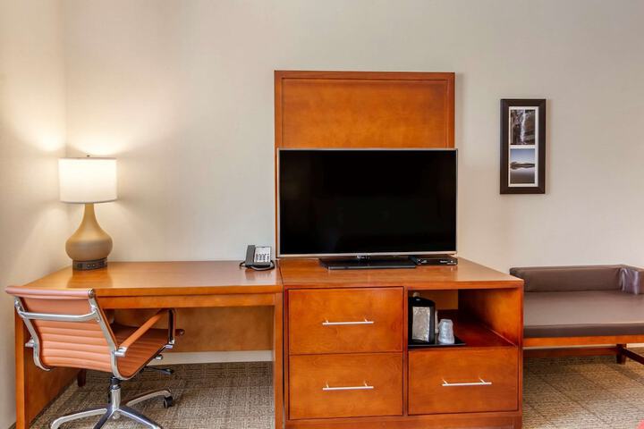 Room 25 of 33