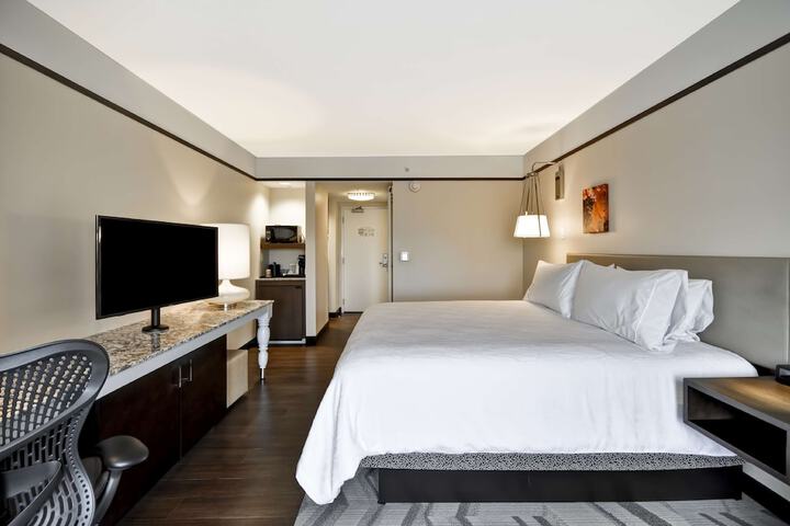 Room 11 of 37