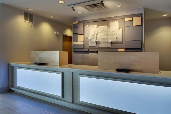Holiday Inn Express & Suites Morris by IHG