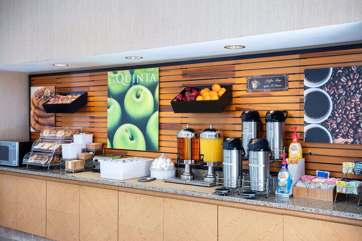 Breakfast/Coffee Service 27 of 30