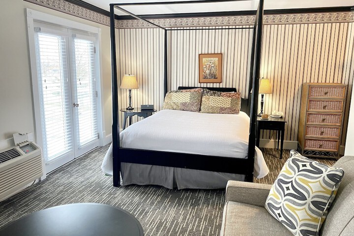 Room 57 of 103