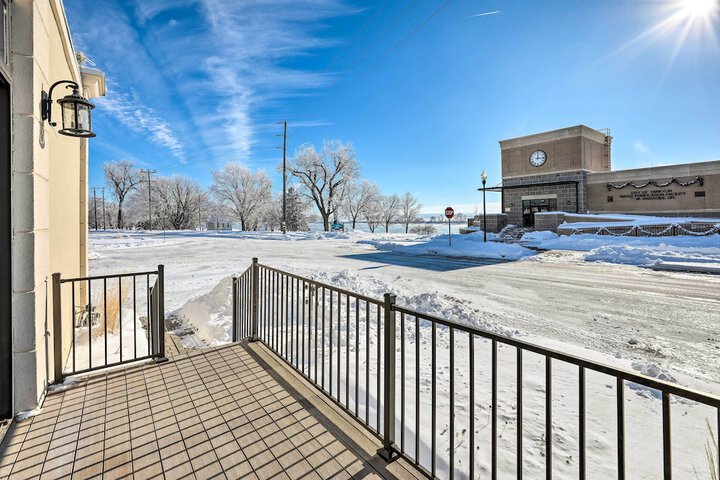 Regal River Retreat in the Heart of Yankton!