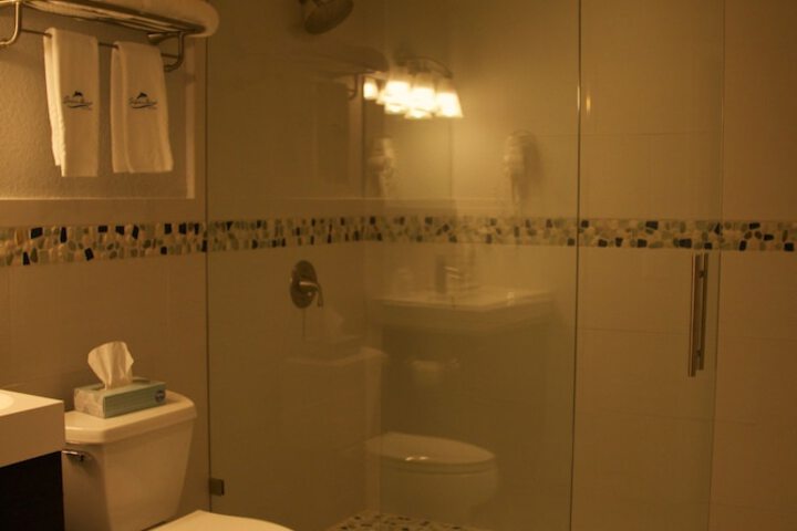 Room 85 of 122