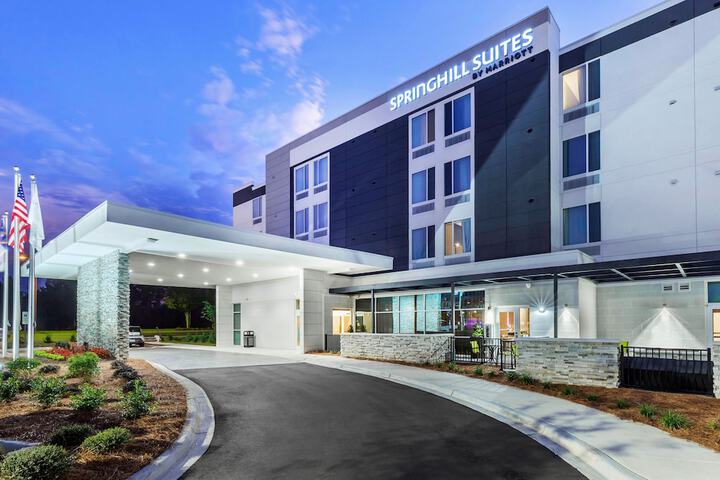 Hotel 3 of 35