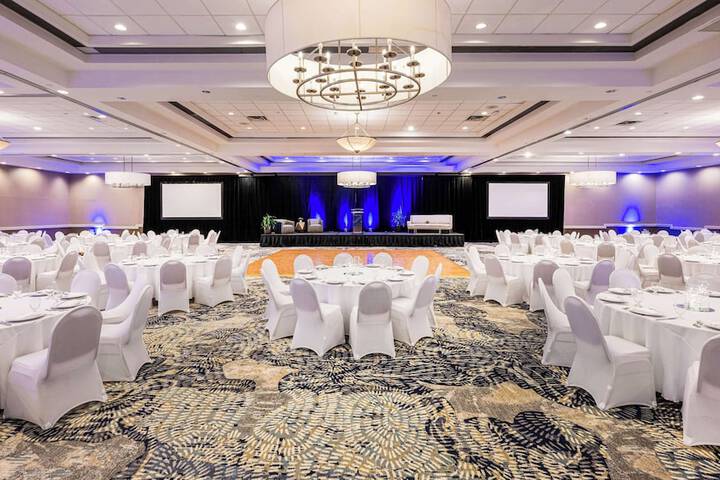 DoubleTree by Hilton Hotel Newark Airport