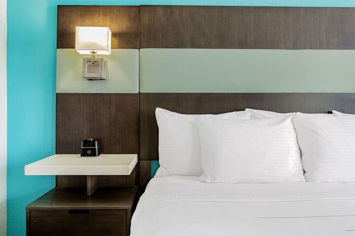 La Quinta Inn & Suites by Wyndham Northlake Fort Worth