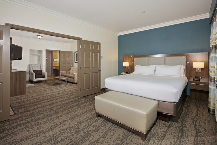 Room 27 of 46